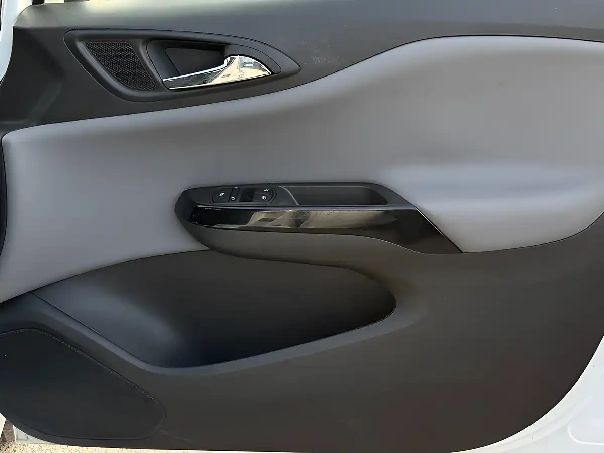Used 2017 Vauxhall Corsa Se White - Interior and Exterior details 15