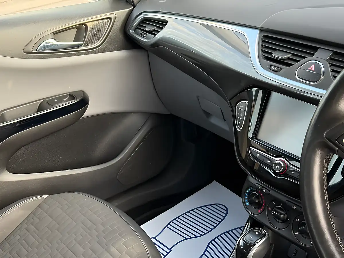 Used 2017 Vauxhall Corsa Se White - Interior and Exterior details 16