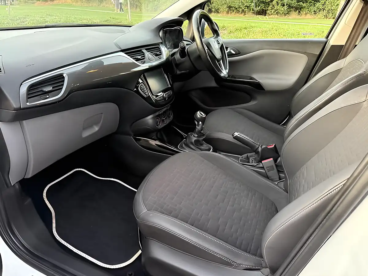 Used 2017 Vauxhall Corsa Se White - Interior and Exterior details 10