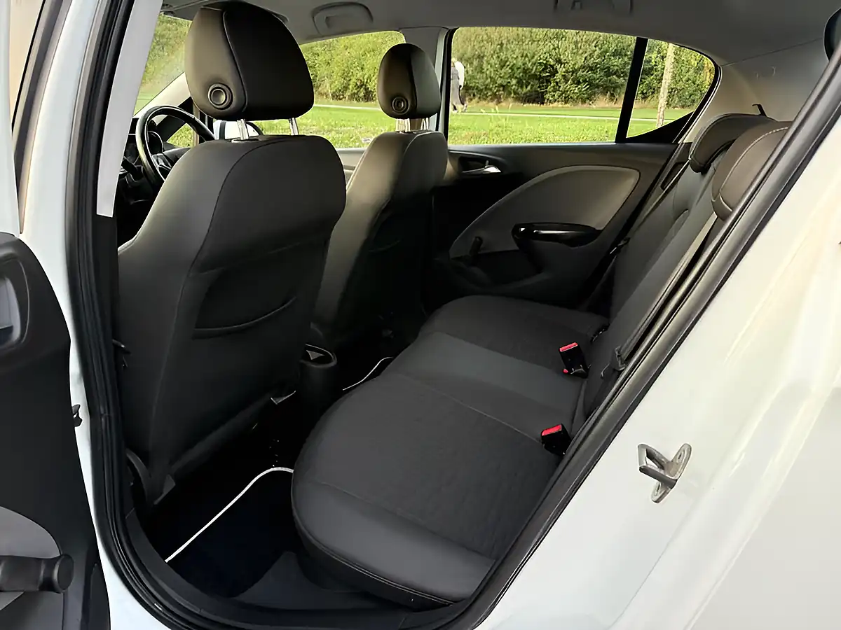 Used 2017 Vauxhall Corsa Se White - Interior and Exterior details 11