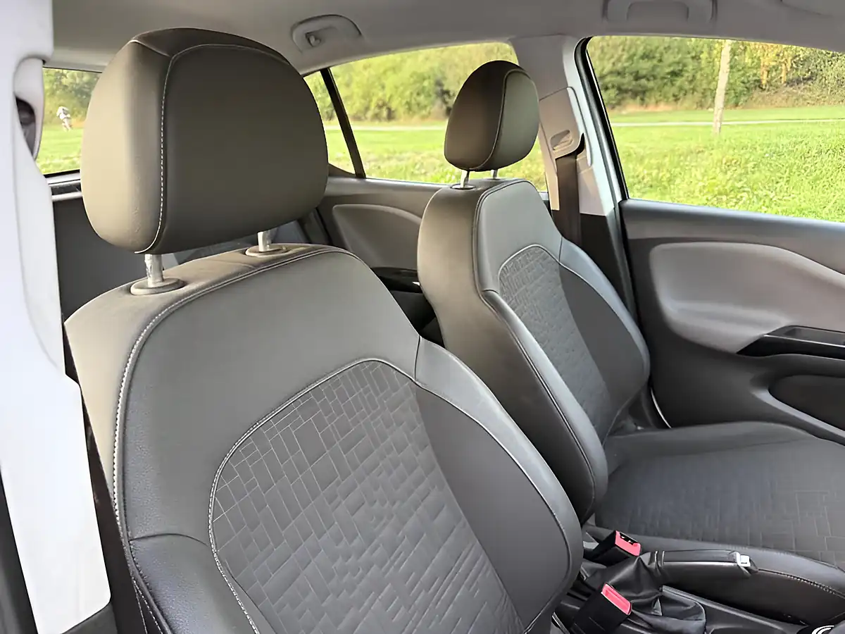 Used 2017 Vauxhall Corsa Se White - Interior and Exterior details 14