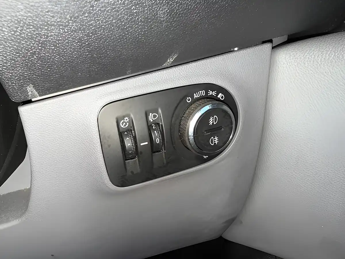 Used 2017 Vauxhall Corsa Se White - Interior and Exterior details 20