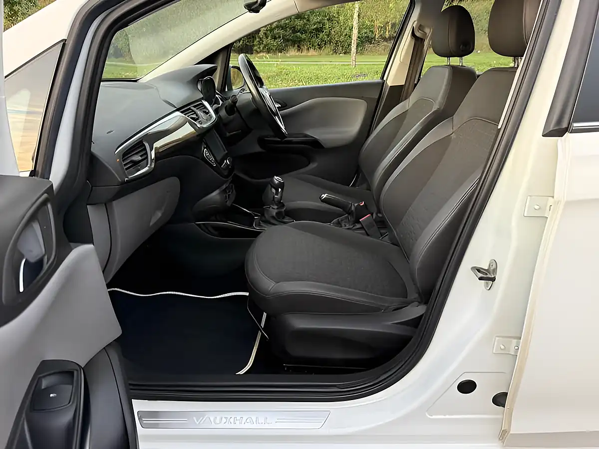 Used 2017 Vauxhall Corsa Se White - Interior and Exterior details 8
