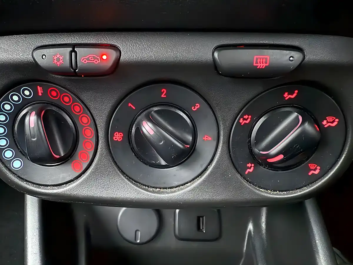 Used 2017 Vauxhall Corsa Sri Black - Interior and Exterior details 15