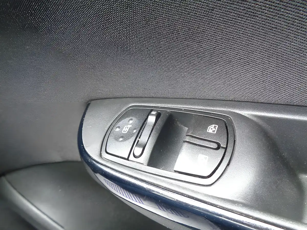 Used 2017 Vauxhall Corsa Sri Vx Line Red - Interior and Exterior details 16