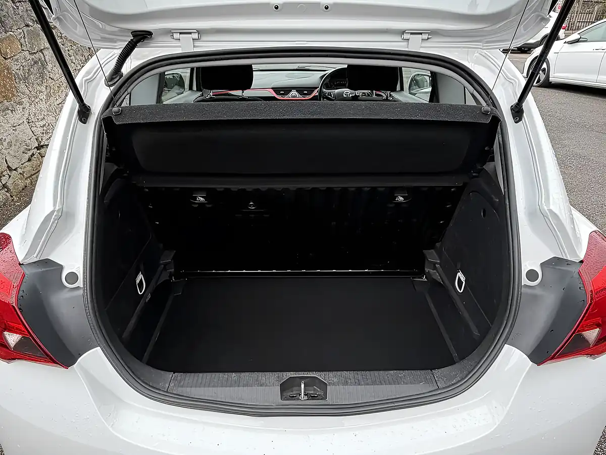 Used 2017 Vauxhall Corsa Sri White - Interior and Exterior details 15