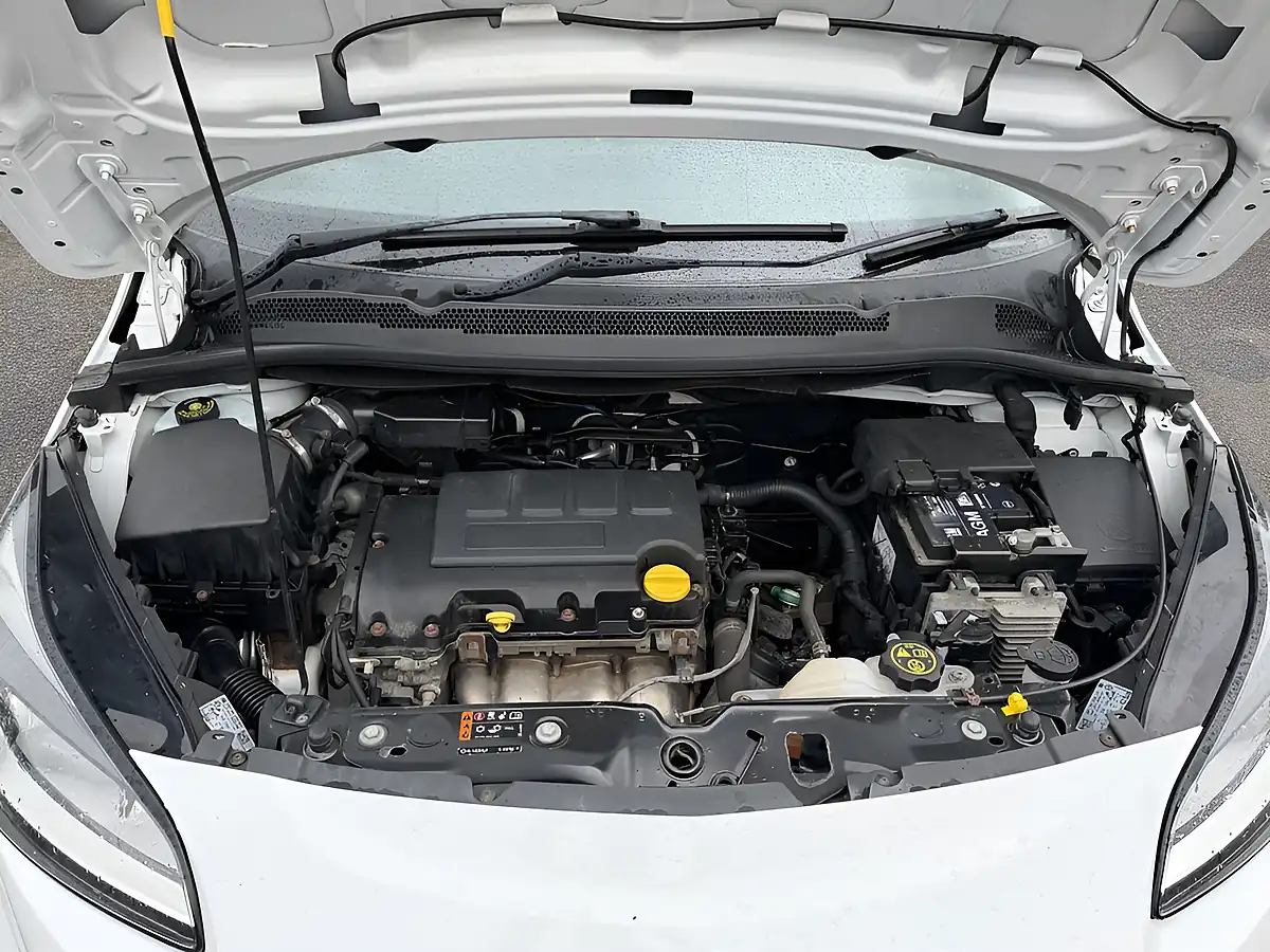 Used 2017 Vauxhall Corsa Sri White - Interior and Exterior details 18