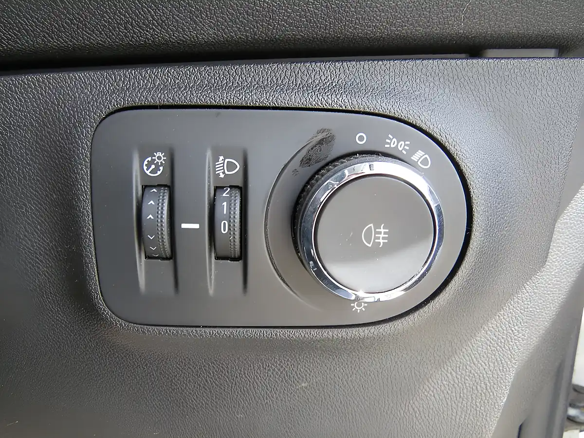 Used 2017 Vauxhall Corsa Van Car Derived Van L1 H1 White - Interior and Exterior details 19