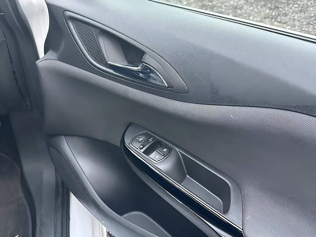 Used 2017 Vauxhall Corsa White Edition White - Interior and Exterior details 12