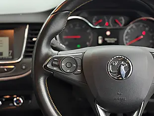 Used 2017 Vauxhall Crossland X Elite Black - Interior and Exterior details 17