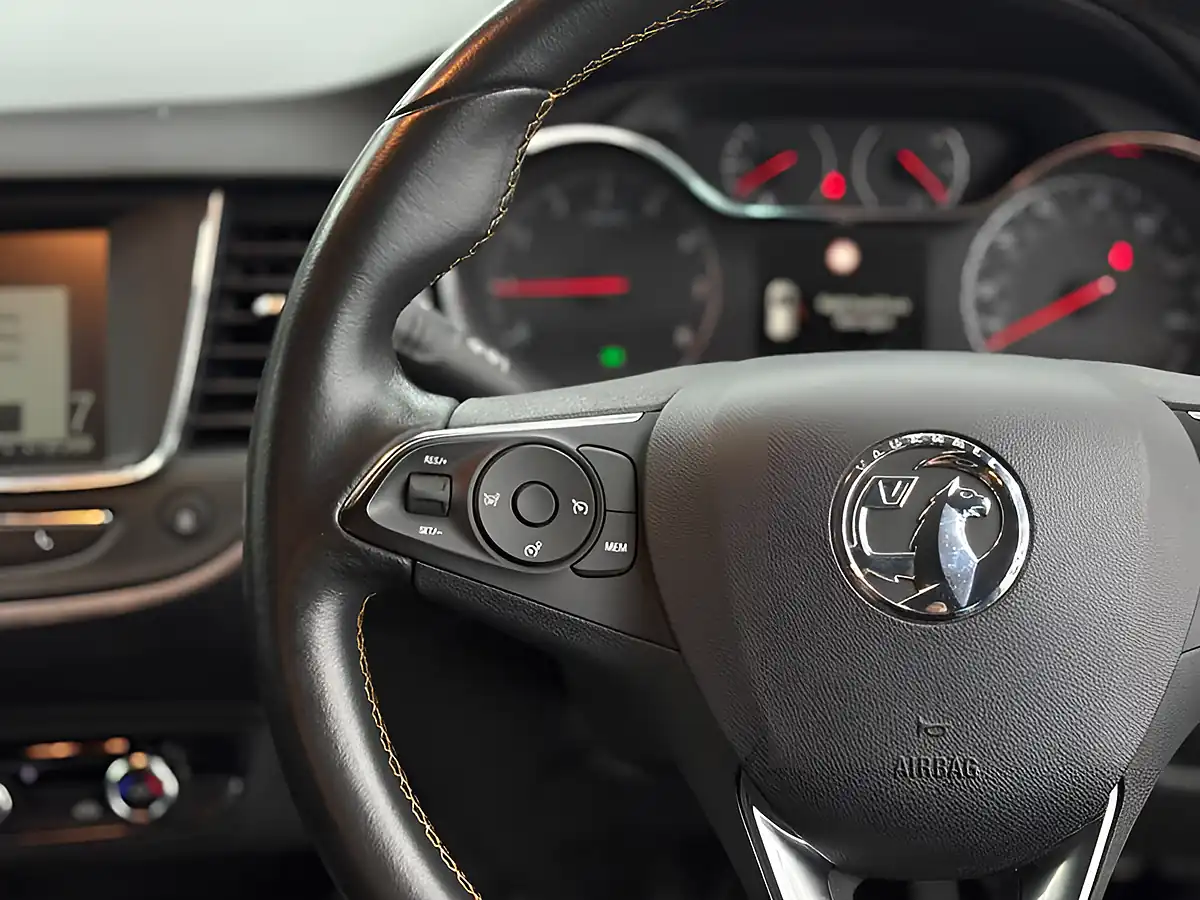 Used 2017 Vauxhall Crossland X Elite Black - Interior and Exterior details 17