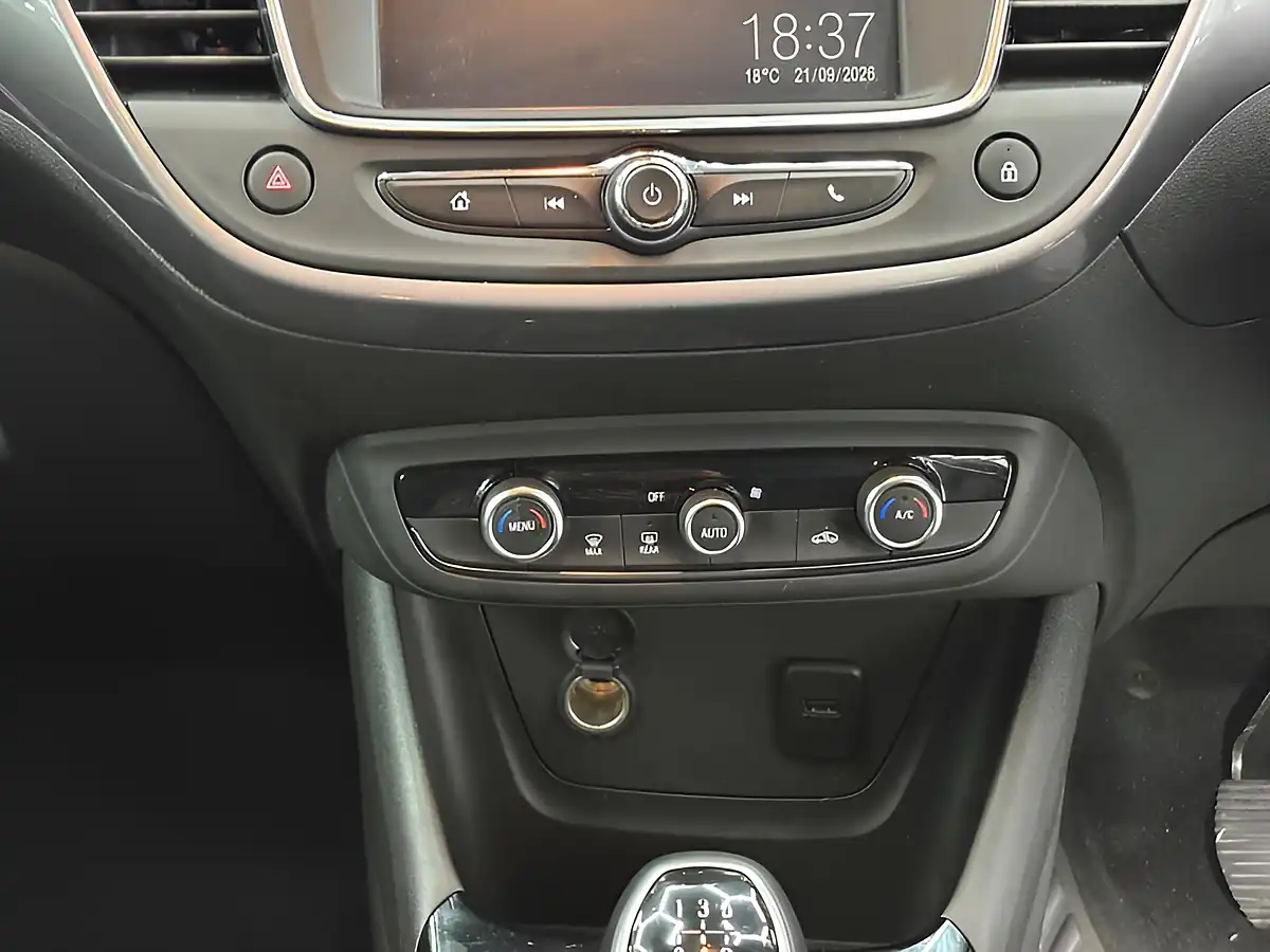 Used 2017 Vauxhall Crossland X Elite Black - Interior and Exterior details 18