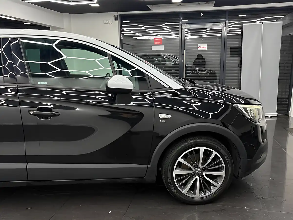 Used 2017 Vauxhall Crossland X Elite Black - Interior and Exterior details 7