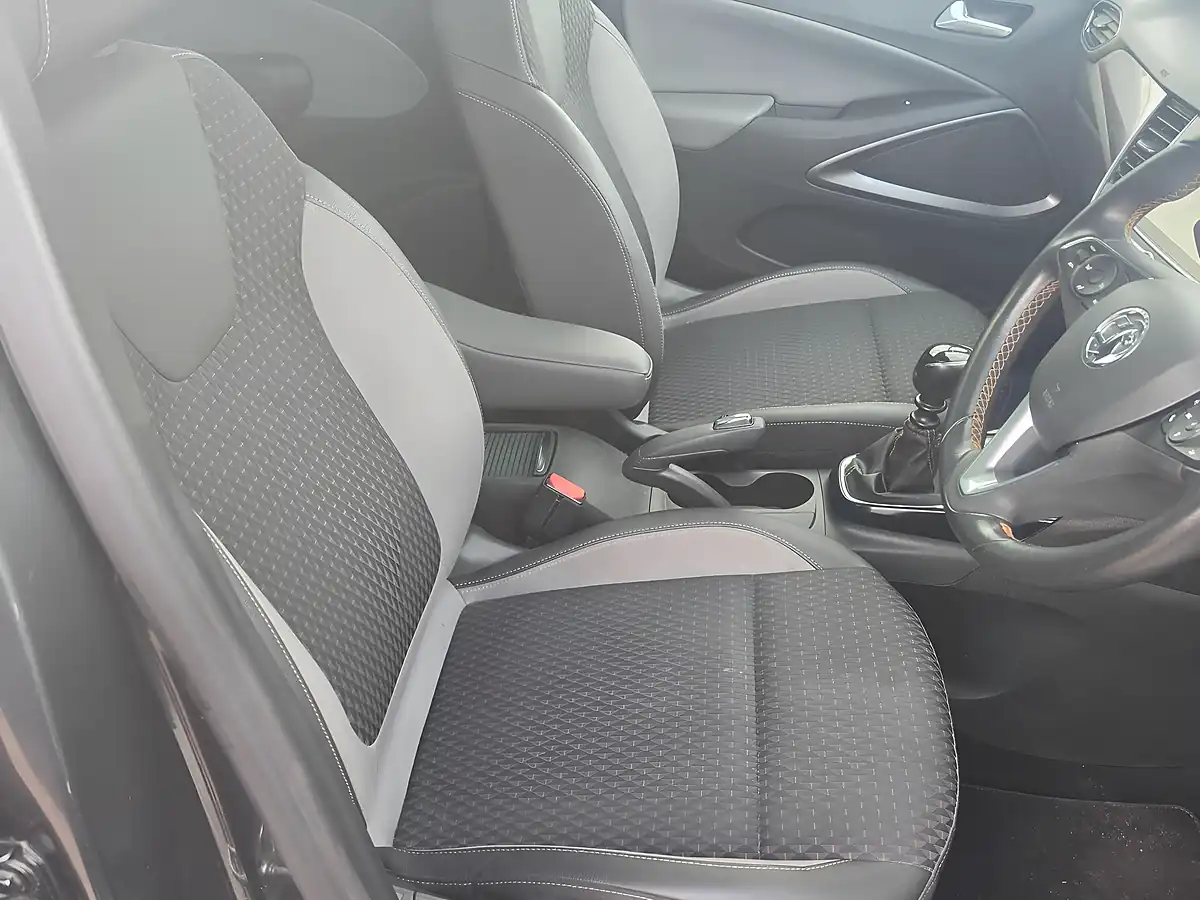 Used 2017 Vauxhall Crossland X Elite Nav Grey - Interior and Exterior details 11