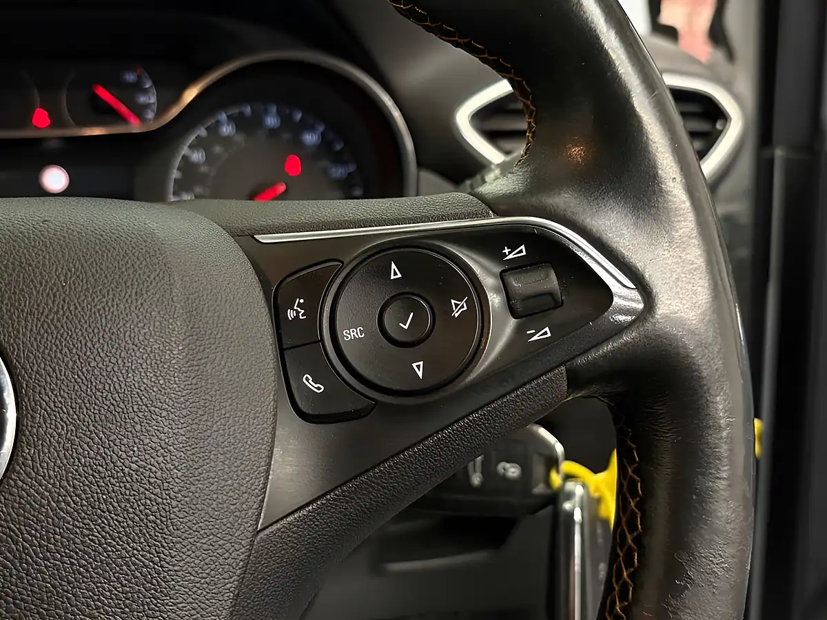 Used 2017 Vauxhall Crossland X Elite Nav White - Interior and Exterior details 18