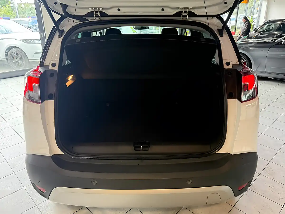 Used 2017 Vauxhall Crossland X Elite Nav White - Interior and Exterior details 11