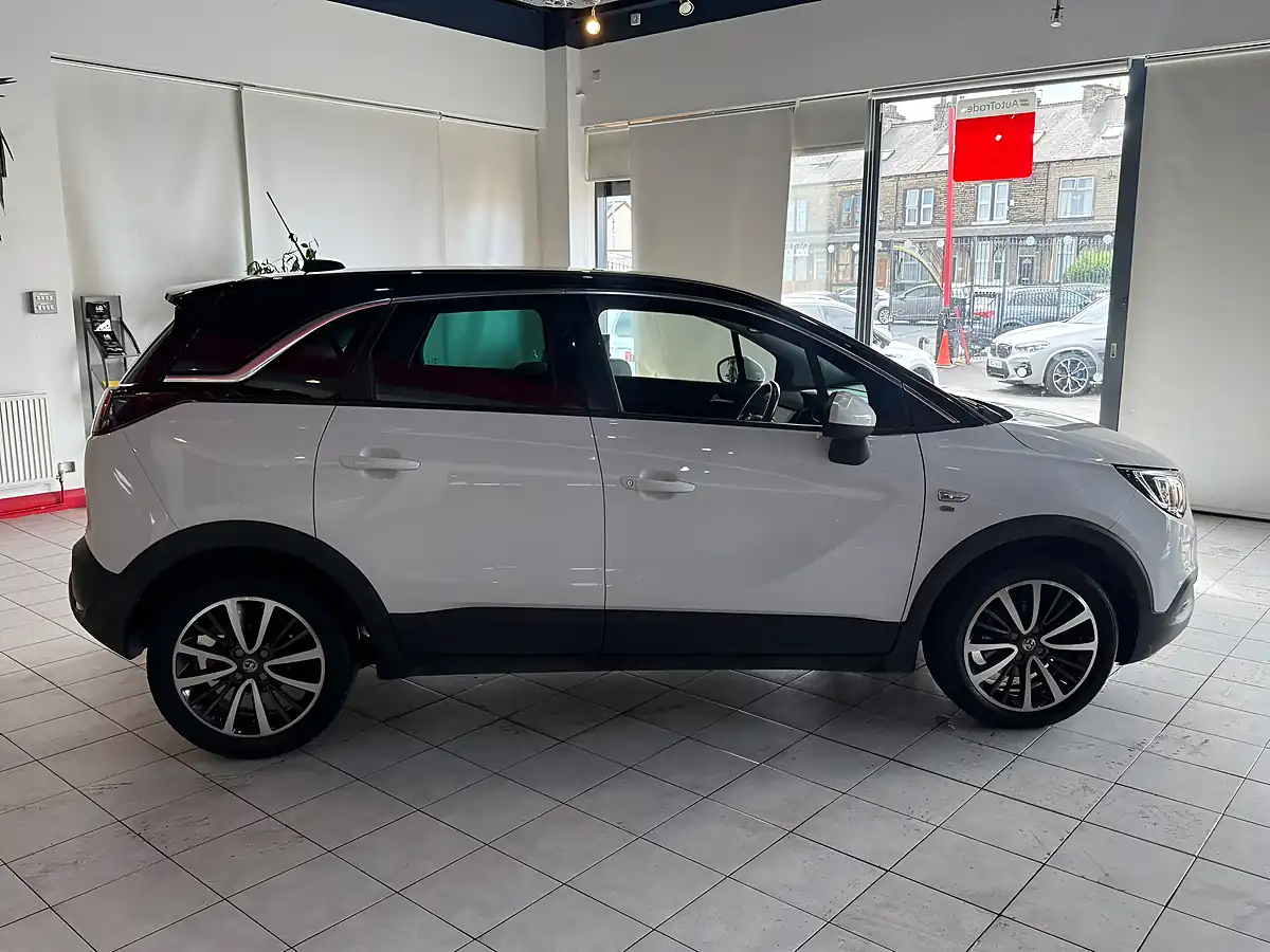 Used 2017 Vauxhall Crossland X Elite Nav White - Interior and Exterior details 13