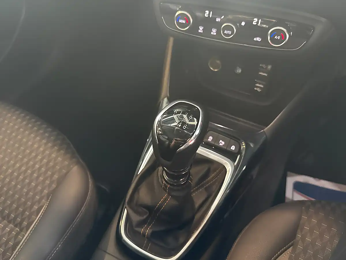 Used 2017 Vauxhall Crossland X Elite Nav White - Interior and Exterior details 16
