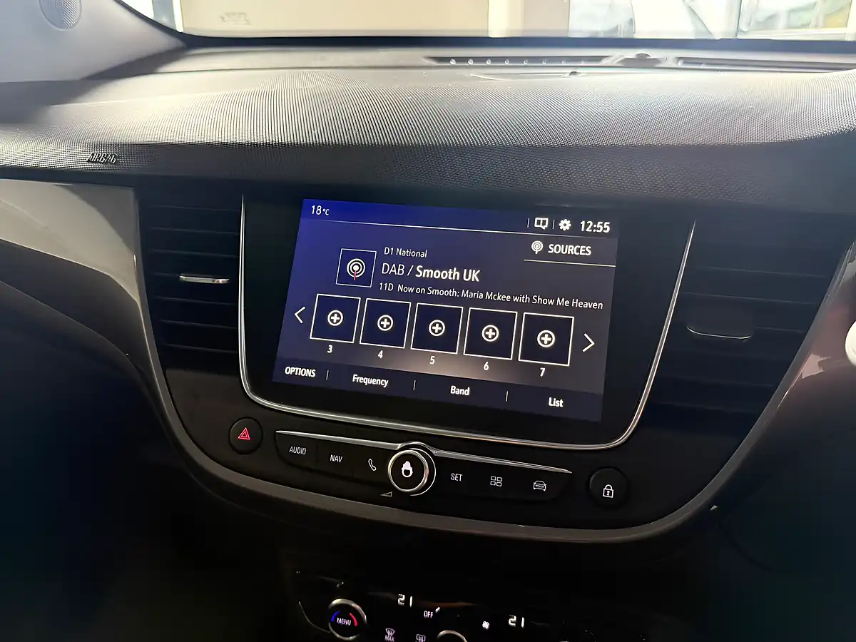 Used 2017 Vauxhall Crossland X Elite Nav White - Interior and Exterior details 18
