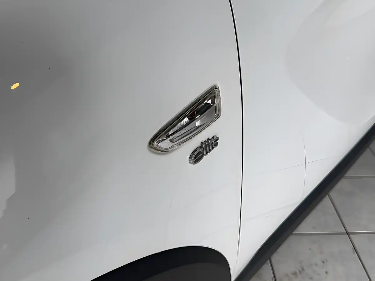 Used 2017 Vauxhall Crossland X Elite Nav White - Interior and Exterior details 6