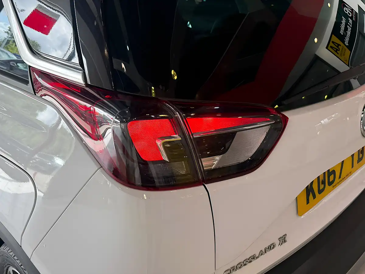 Used 2017 Vauxhall Crossland X Elite Nav White - Interior and Exterior details 9