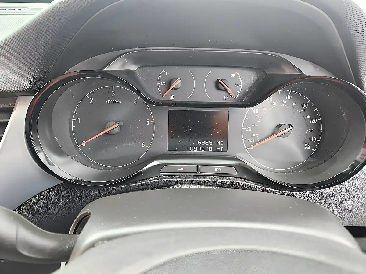 Used 2017 Vauxhall Crossland X Se Blue - Interior and Exterior details 19
