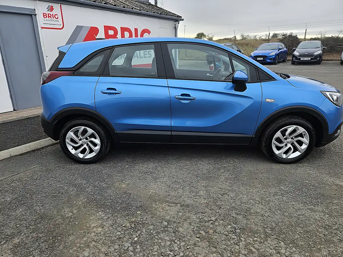 Used 2017 Vauxhall Crossland X Se Blue - Interior and Exterior details 2