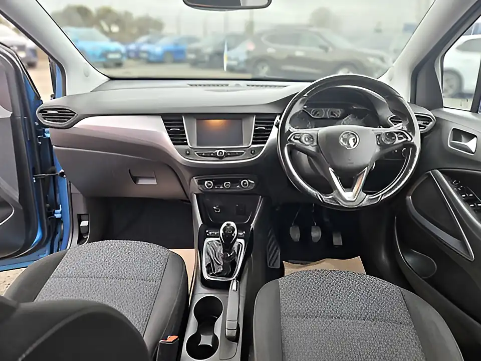 Used 2017 Vauxhall Crossland X Se Blue - Interior and Exterior details 17