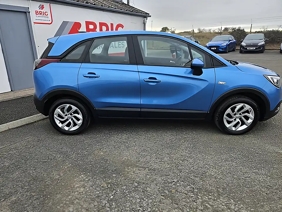 Used 2017 Vauxhall Crossland X Se Blue - Interior and Exterior details 4