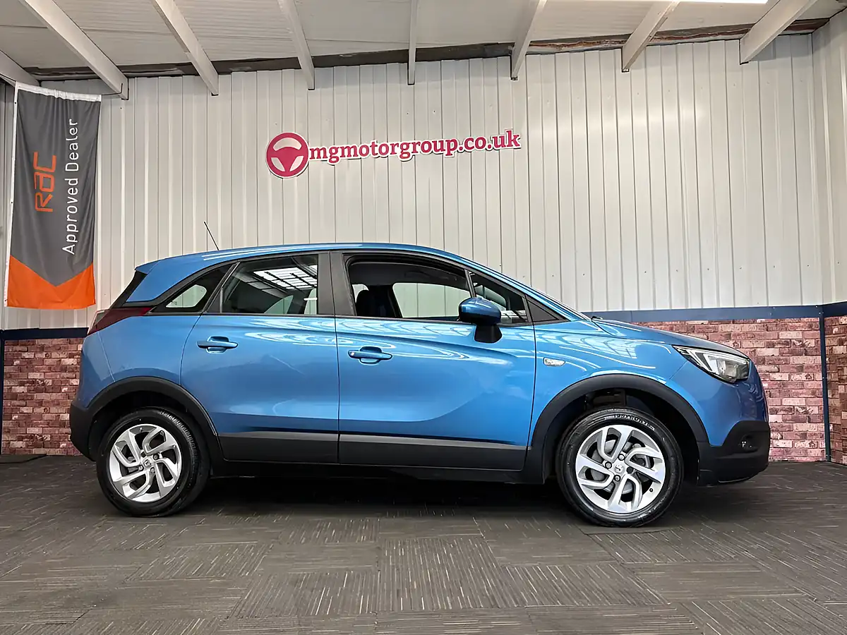 Used 2017 Vauxhall Crossland X Se Royal Blue - Interior and Exterior details 10