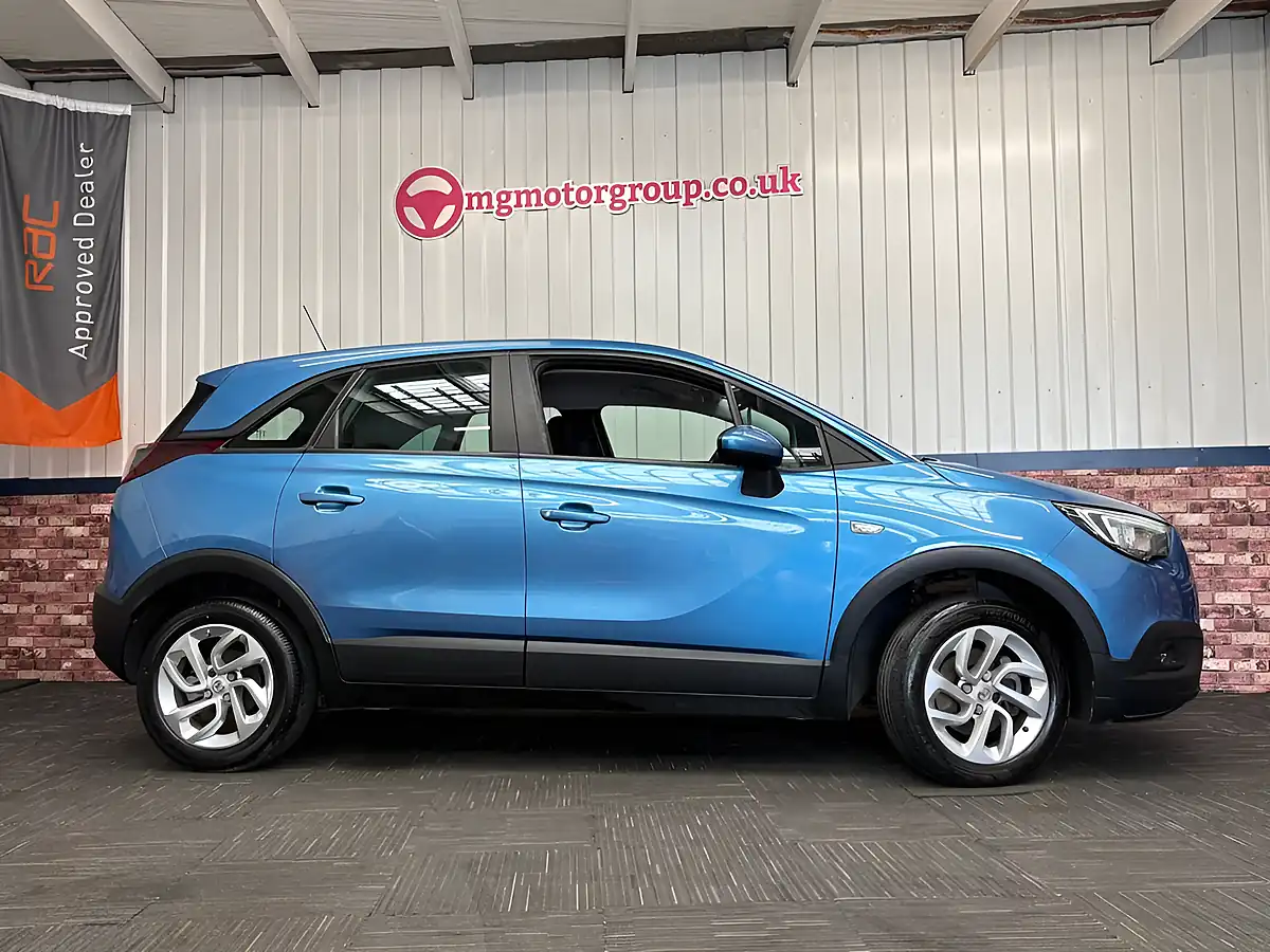 Used 2017 Vauxhall Crossland X Se Royal Blue - Interior and Exterior details 3