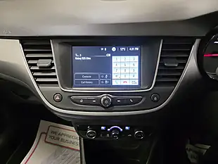 Used 2017 Vauxhall Crossland X Se Silver - Interior and Exterior details 10