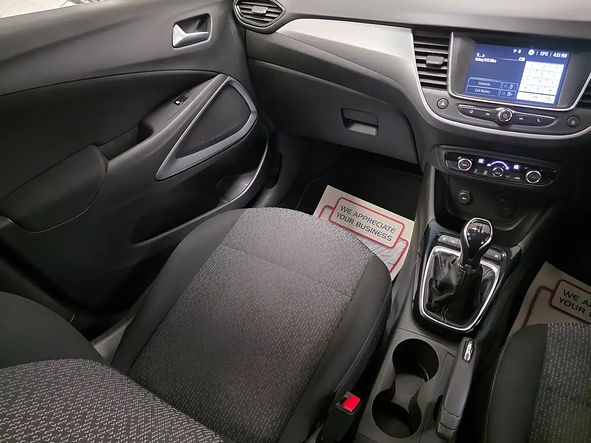 Used 2017 Vauxhall Crossland X Se Silver - Interior and Exterior details 16