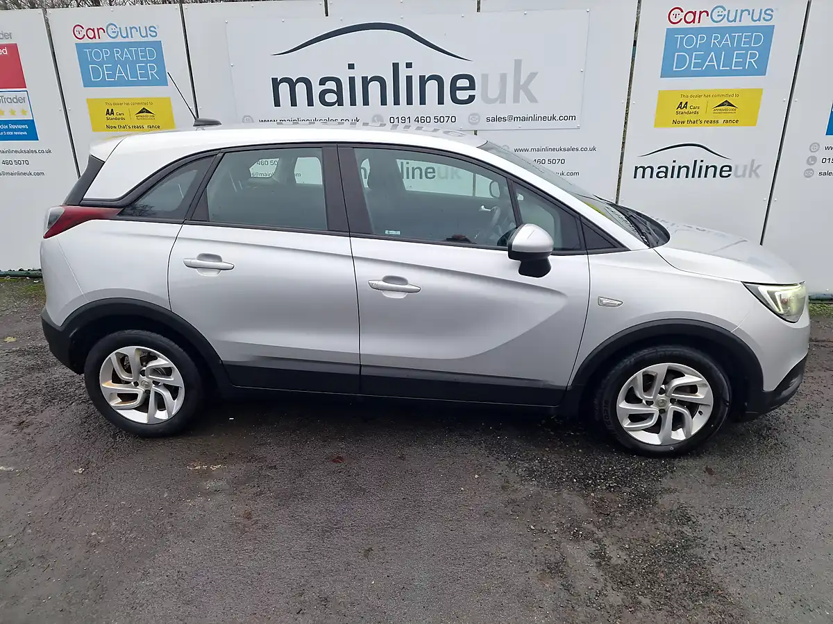 Used 2017 Vauxhall Crossland X Se Silver - Interior and Exterior details 12