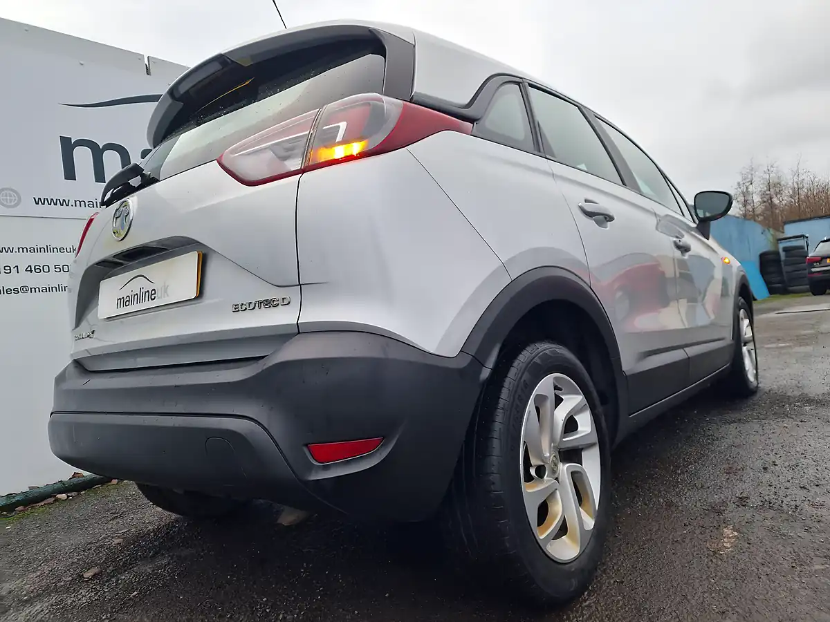 Used 2017 Vauxhall Crossland X Se Silver - Interior and Exterior details 14