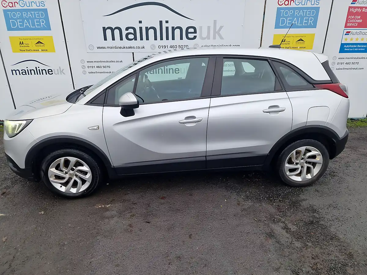 Used 2017 Vauxhall Crossland X Se Silver - Interior and Exterior details 7