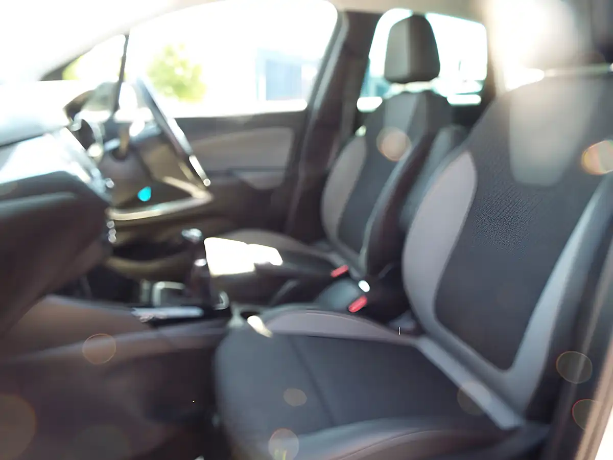 Used 2017 Vauxhall Crossland X Tech Line Nav Silver - Interior and Exterior details 12