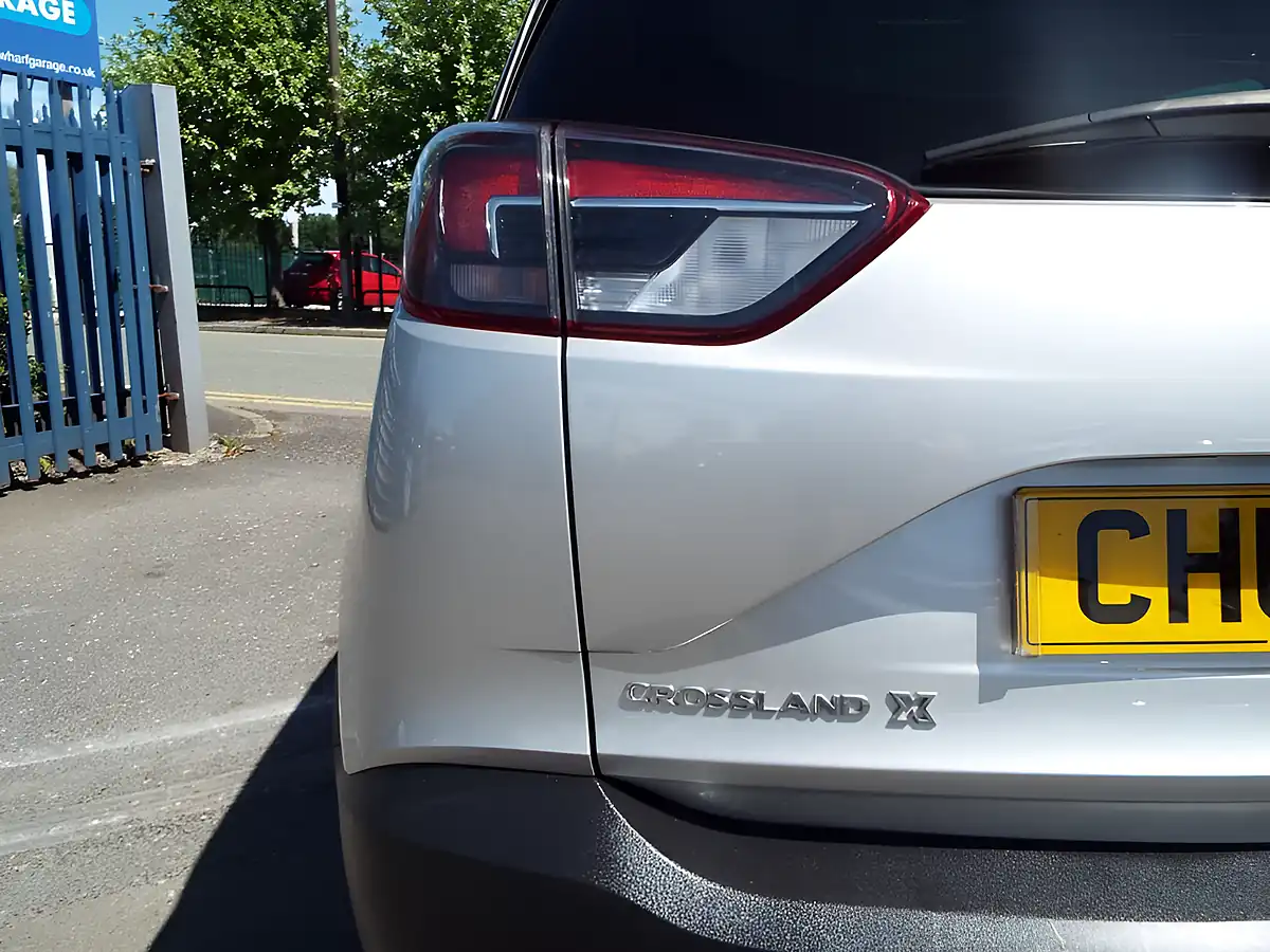 Used 2017 Vauxhall Crossland X Tech Line Nav Silver - Interior and Exterior details 16
