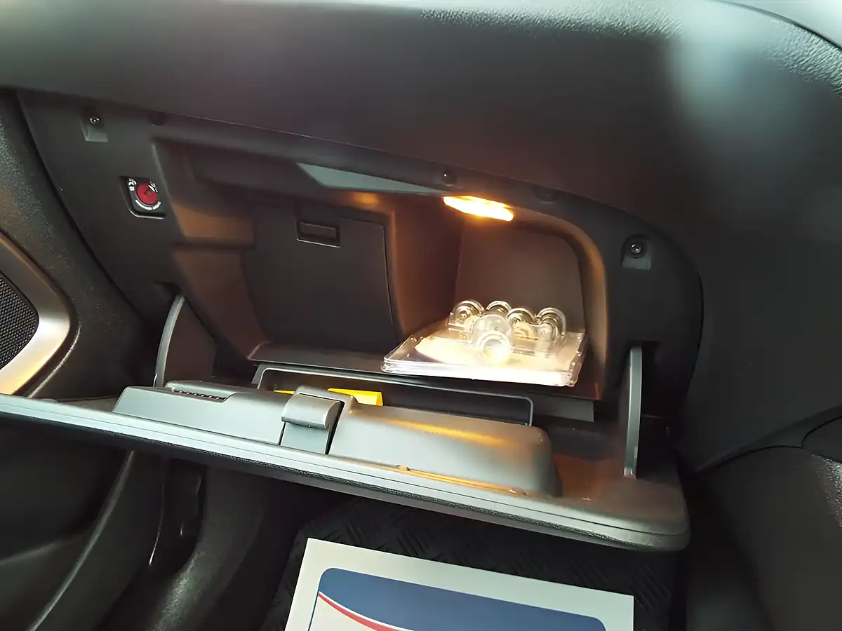 Used 2017 Vauxhall Crossland X Tech Line Nav Silver - Interior and Exterior details 20