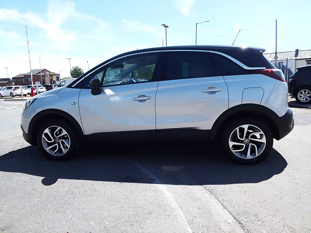 Used 2017 Vauxhall Crossland X Tech Line Nav Silver - Interior and Exterior details 4