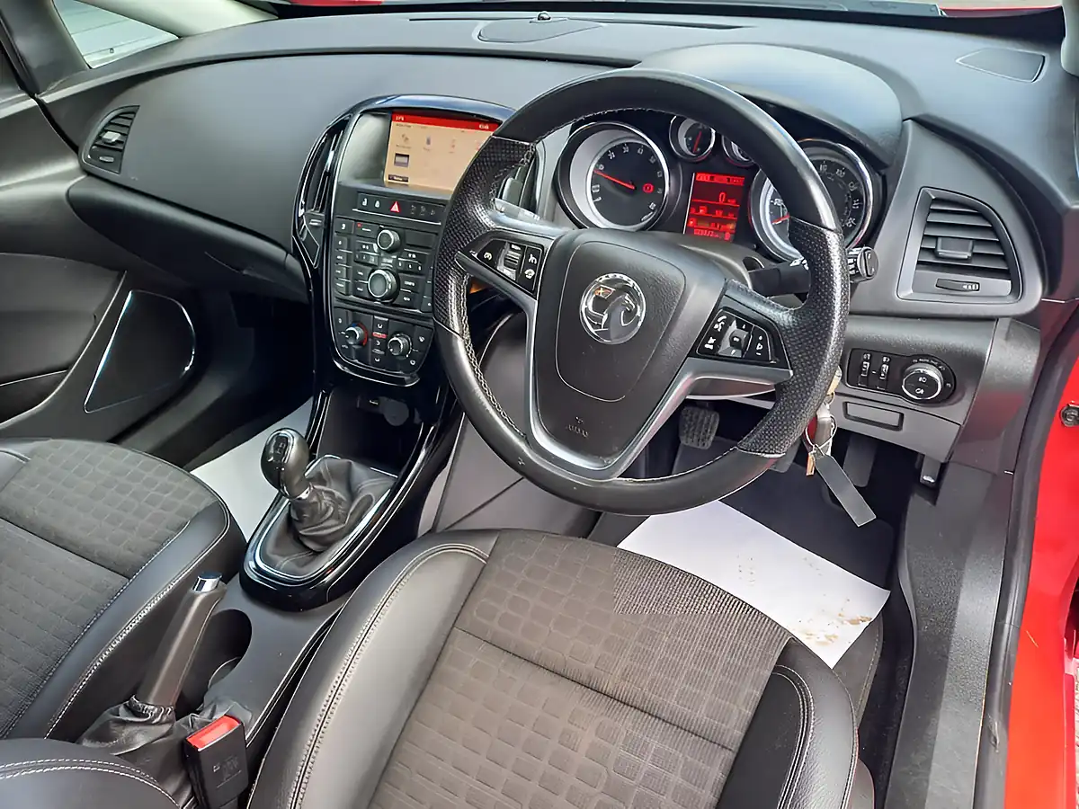 Used 2017 Vauxhall Gtc Sri Red - Interior and Exterior details 11