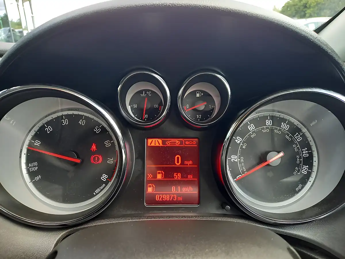 Used 2017 Vauxhall Gtc Sri Red - Interior and Exterior details 13