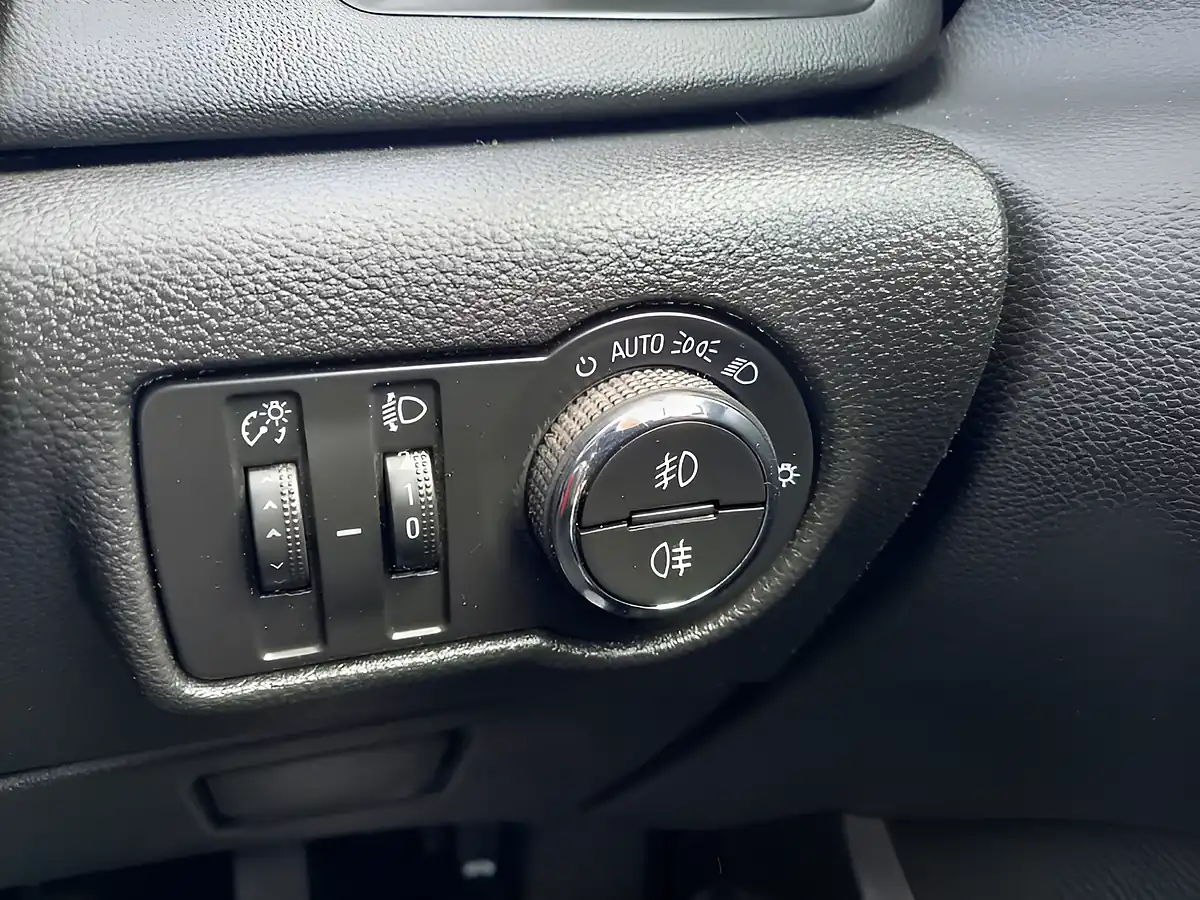 Used 2017 Vauxhall Gtc Sri Red - Interior and Exterior details 16