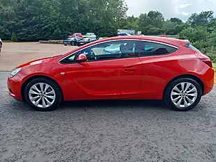 Used 2017 Vauxhall Gtc Sri Red - Interior and Exterior details 4
