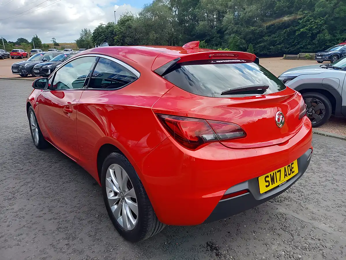 Used 2017 Vauxhall Gtc Sri Red - Interior and Exterior details 5