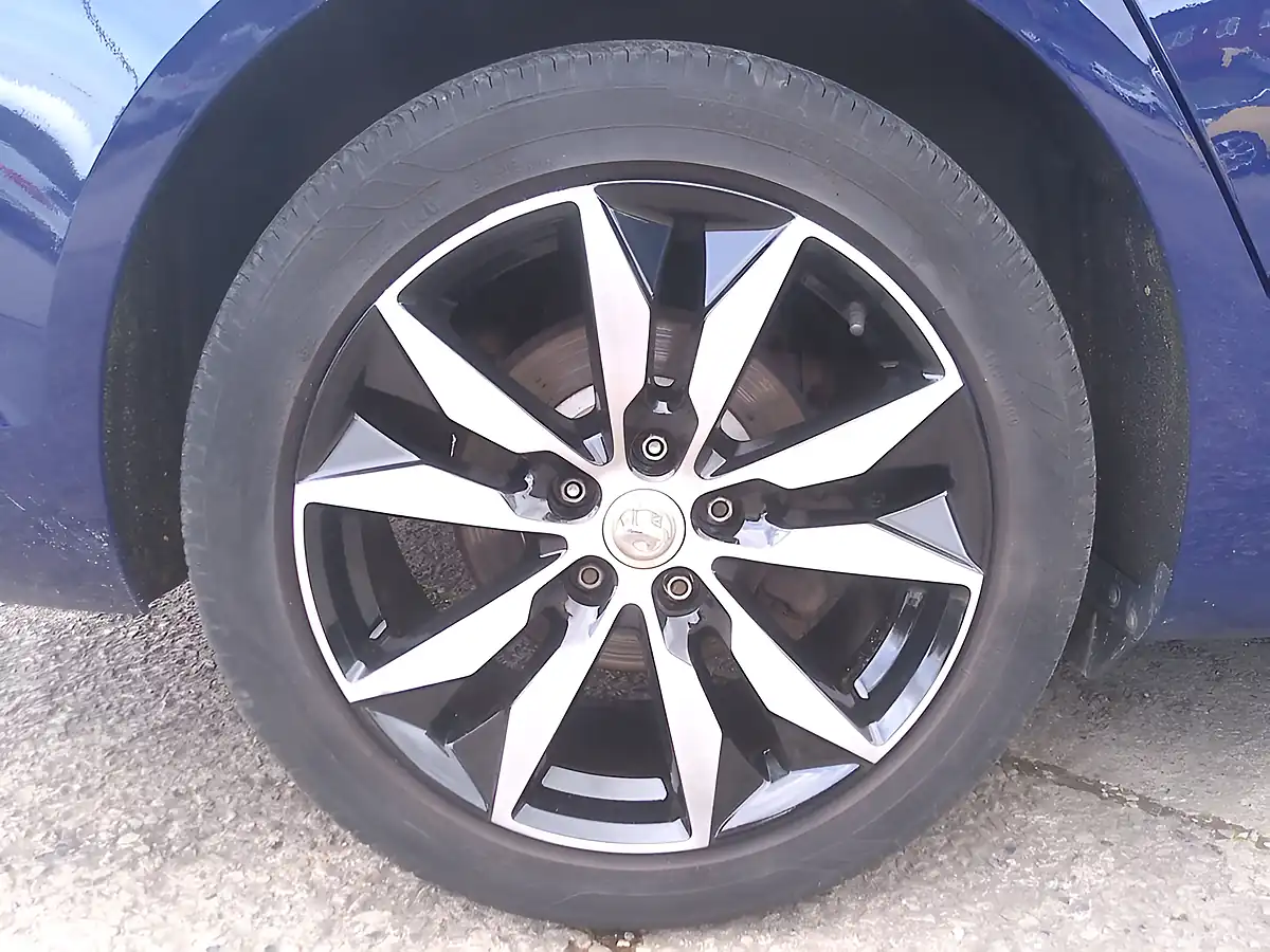 Used 2017 Vauxhall Insignia Design Grand Sport Blue - Interior and Exterior details 10