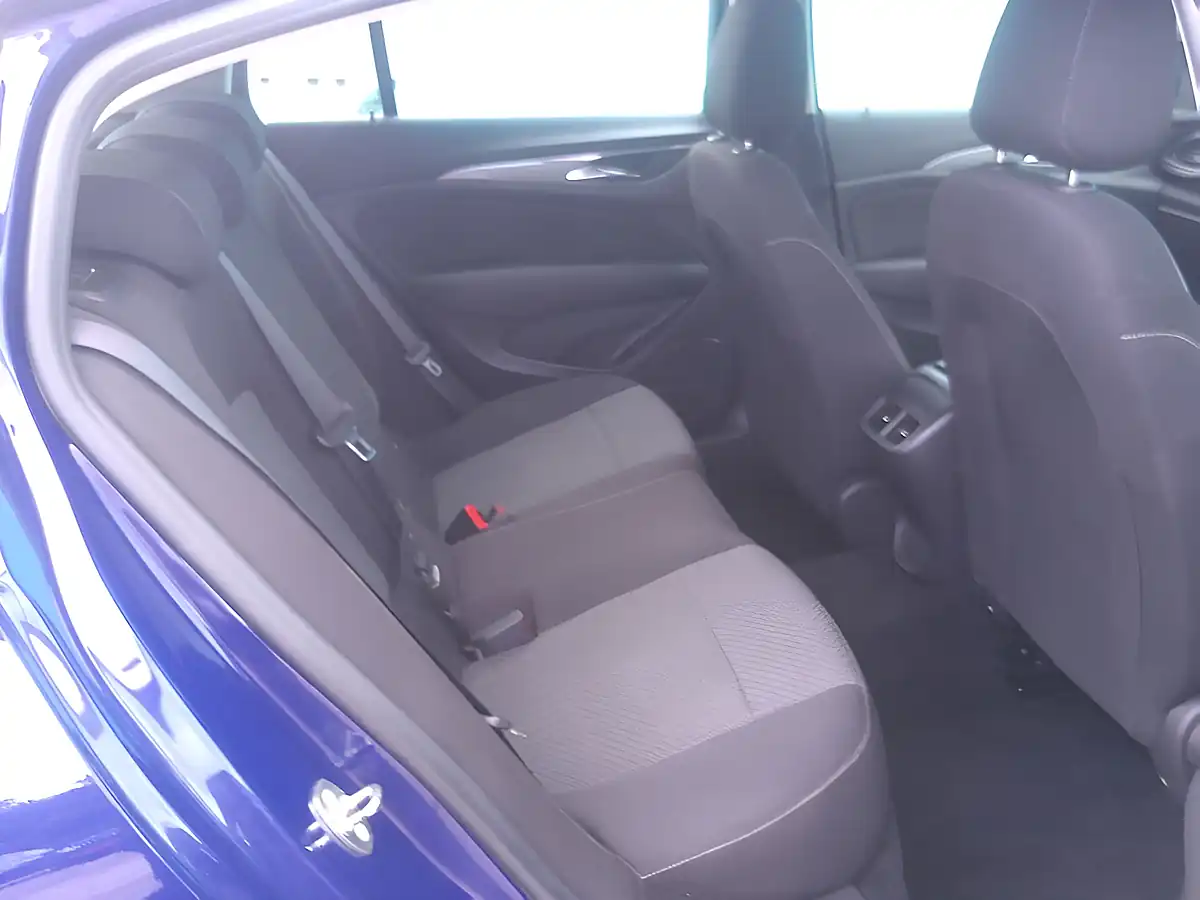 Used 2017 Vauxhall Insignia Design Grand Sport Blue - Interior and Exterior details 17
