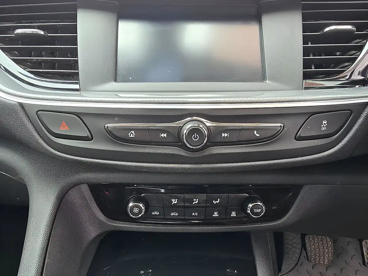 Used 2017 Vauxhall Insignia Design Grand Sport Silver - Interior and Exterior details 20