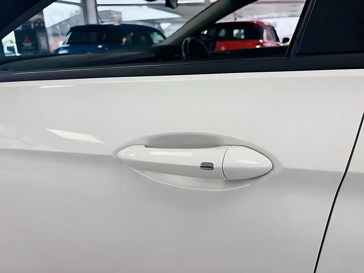 Used 2017 Vauxhall Insignia Design Grand Sport White - Interior and Exterior details 10