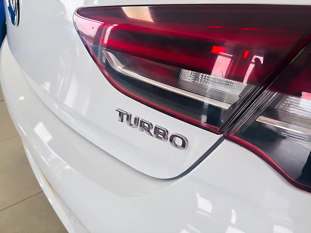 Used 2017 Vauxhall Insignia Design Grand Sport White - Interior and Exterior details 12